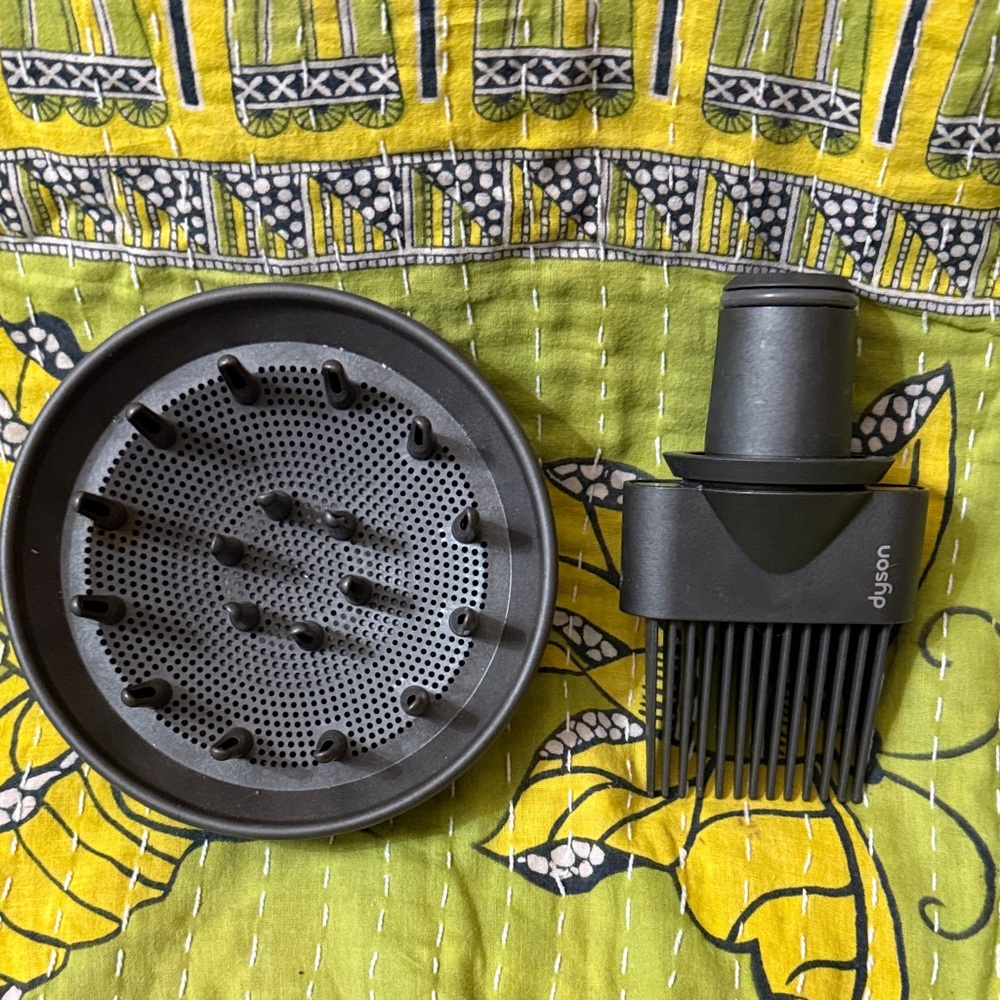 Dyson Black Hair Dryer Attachments. Diffuser & Comb Attachments. BN